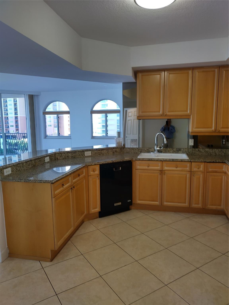 100 S Birch Road - Photo 4