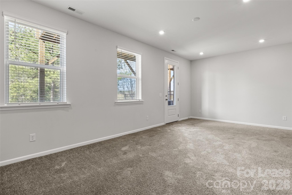 6985 Waterstone Drive - Photo 4