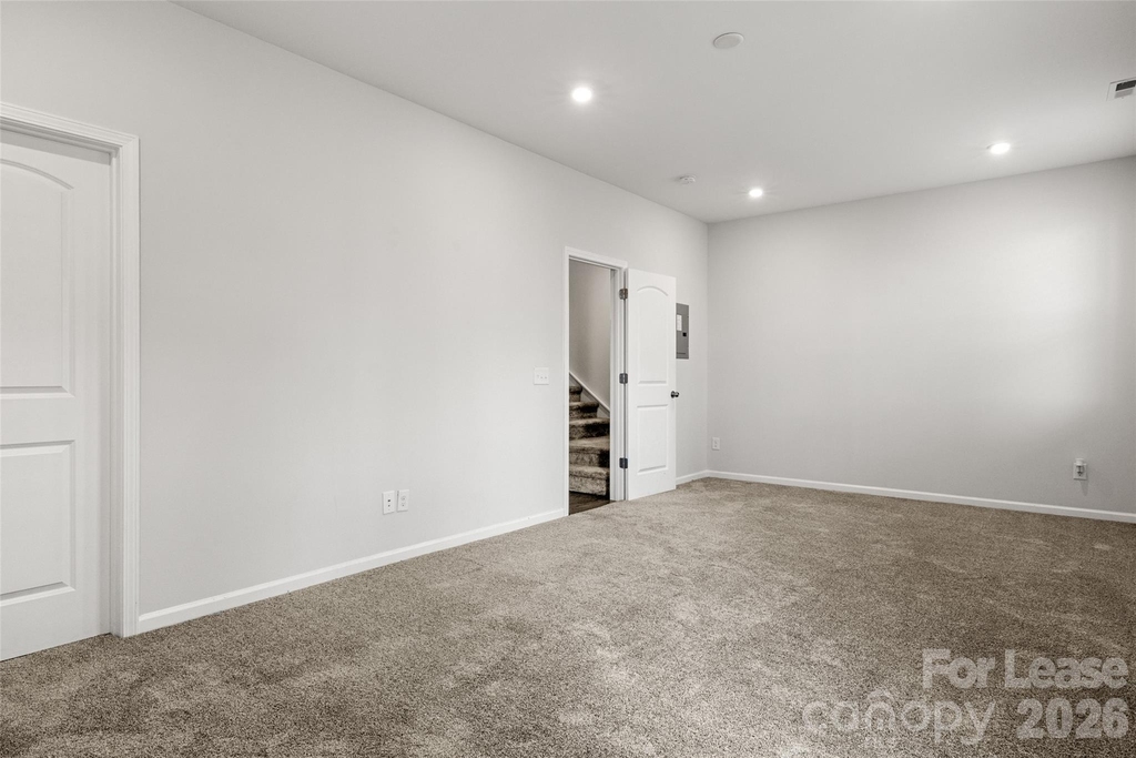 6985 Waterstone Drive - Photo 5