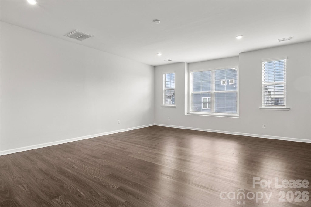 6985 Waterstone Drive - Photo 7