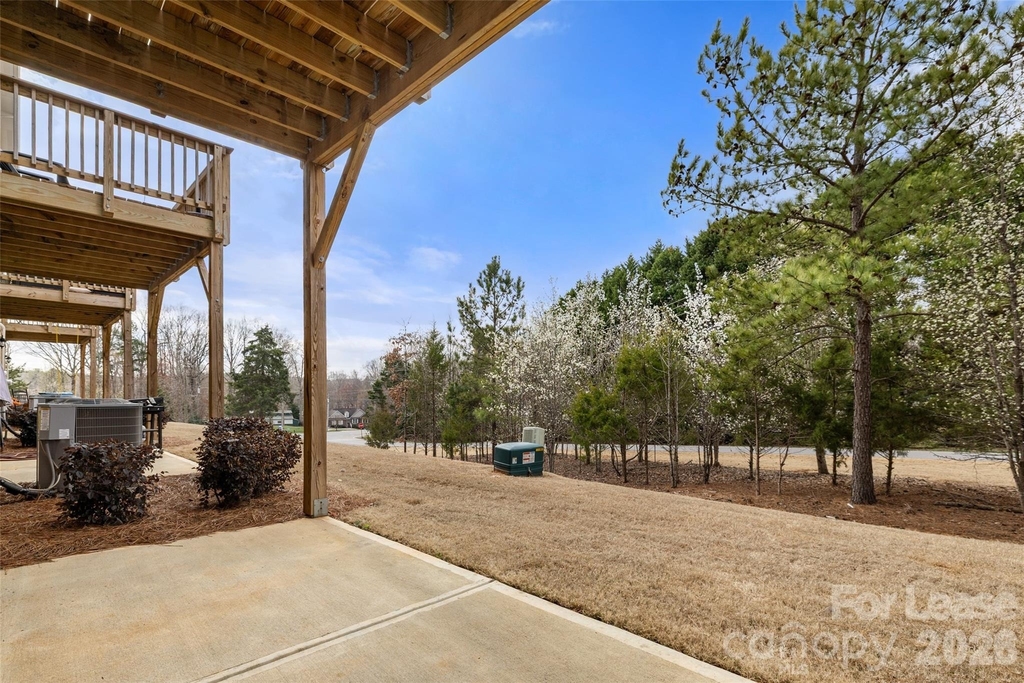 6985 Waterstone Drive - Photo 36