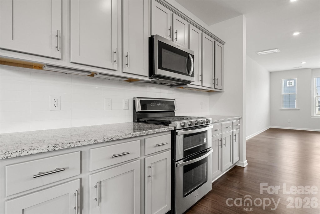 6985 Waterstone Drive - Photo 13