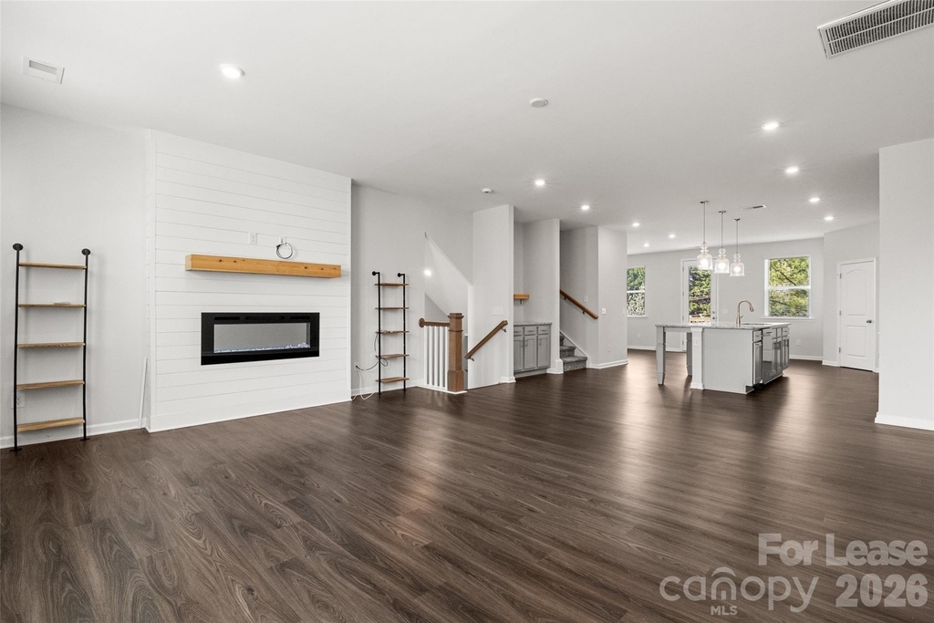 6985 Waterstone Drive - Photo 9