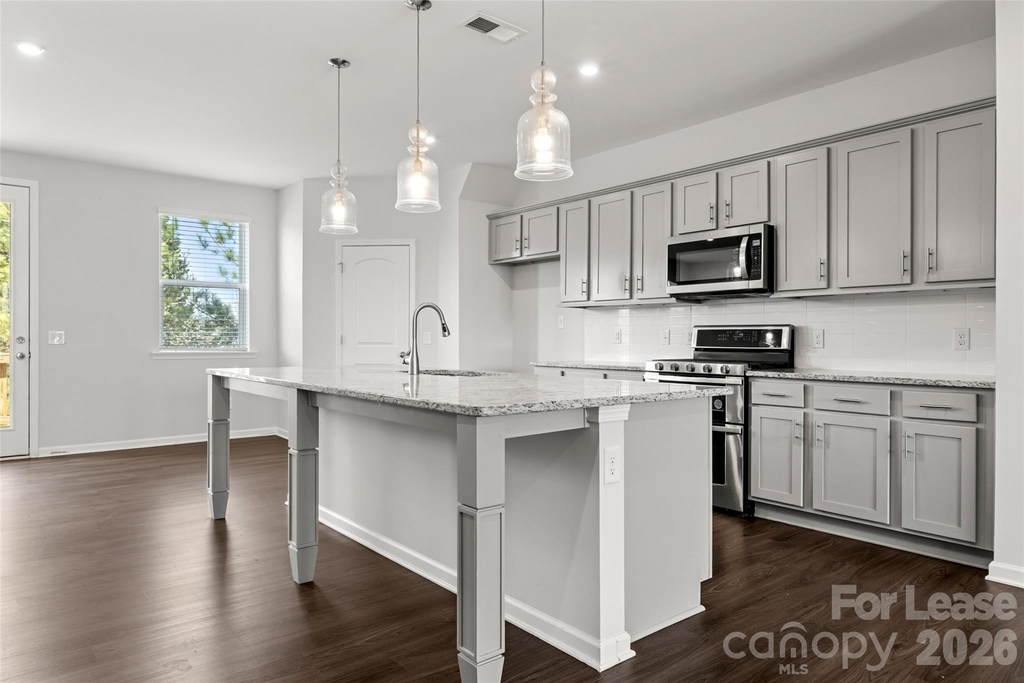 6985 Waterstone Drive - Photo 11