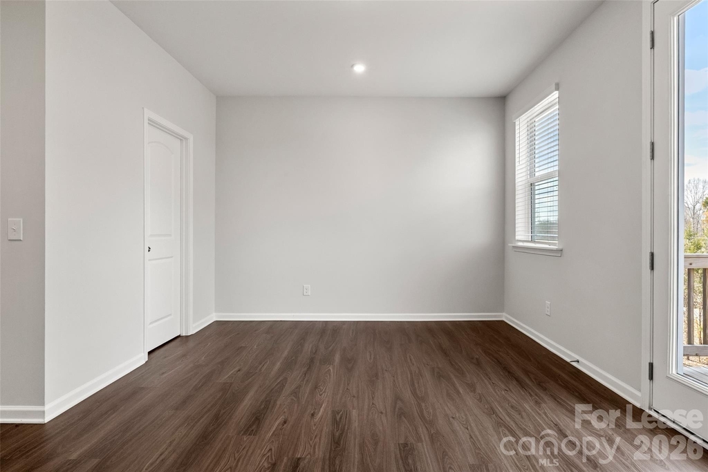 6985 Waterstone Drive - Photo 16