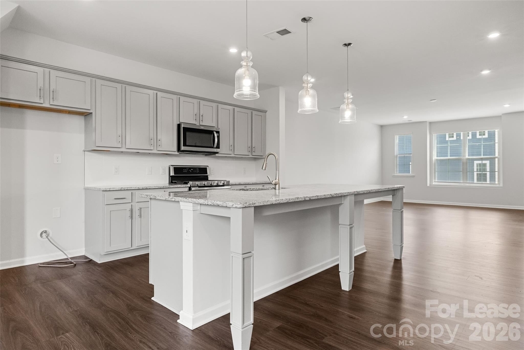 6985 Waterstone Drive - Photo 12