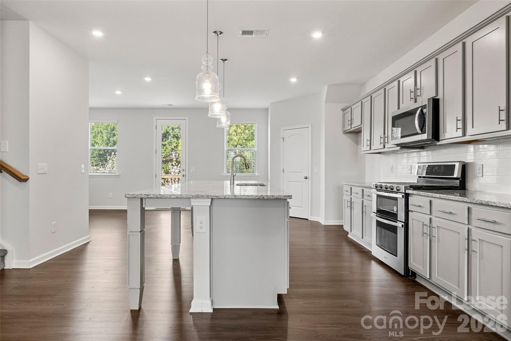 6985 Waterstone Drive - Photo 10