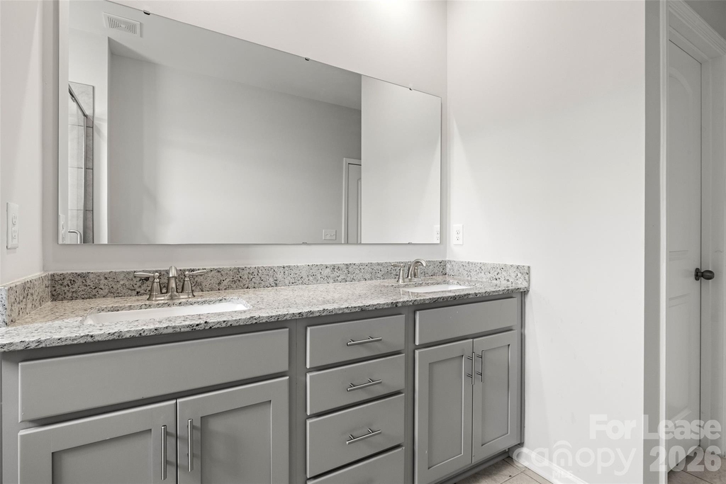6985 Waterstone Drive - Photo 32