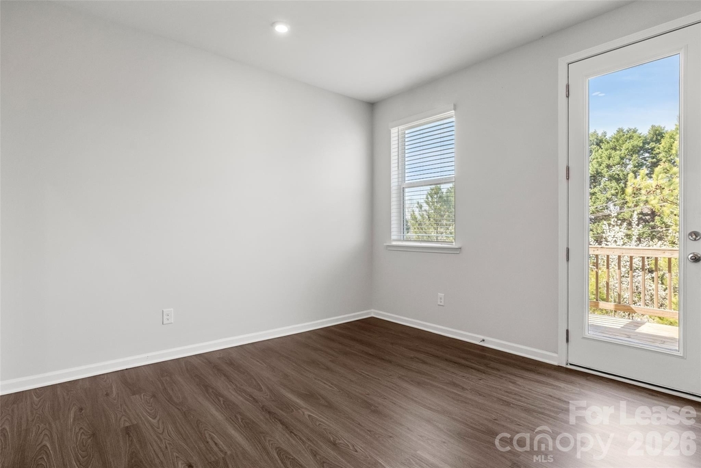 6985 Waterstone Drive - Photo 15