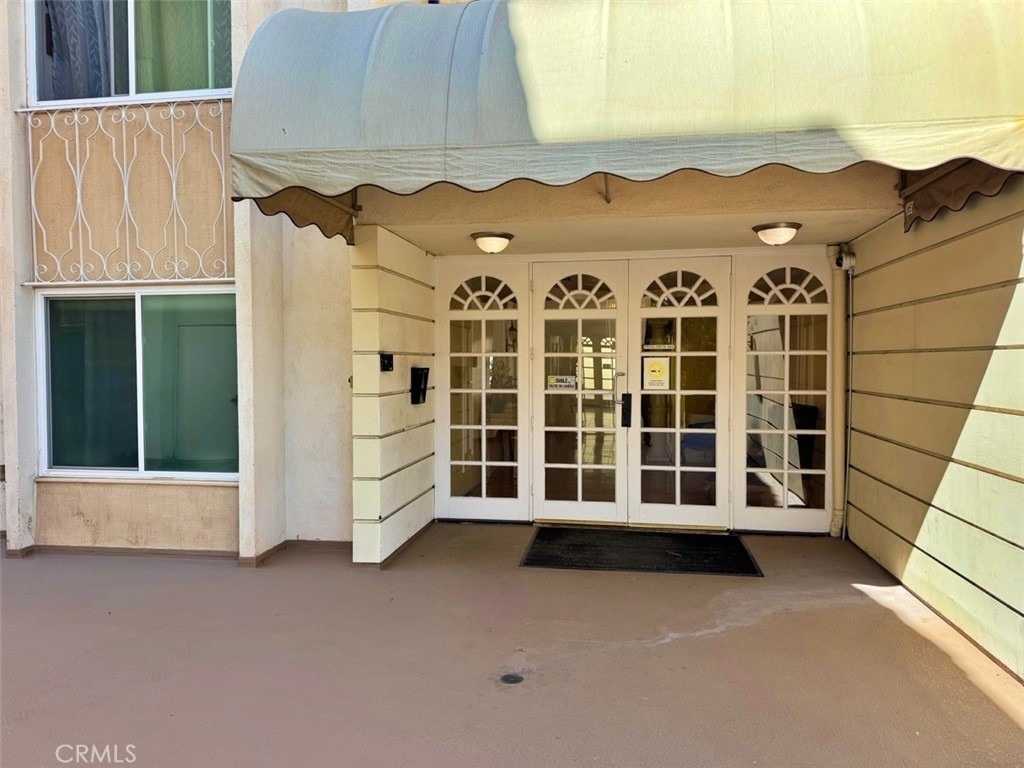 5625 Sumner - Photo 1