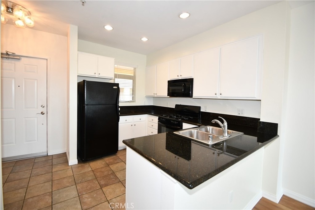 2742 Cabrillo Avenue - Photo 12