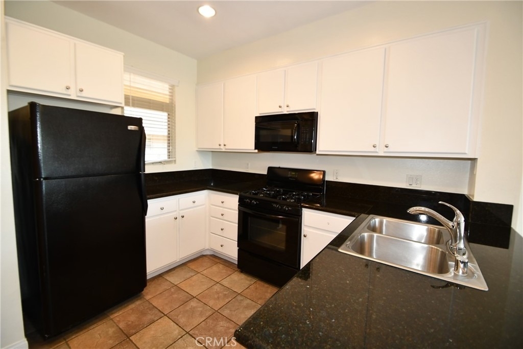 2742 Cabrillo Avenue - Photo 14