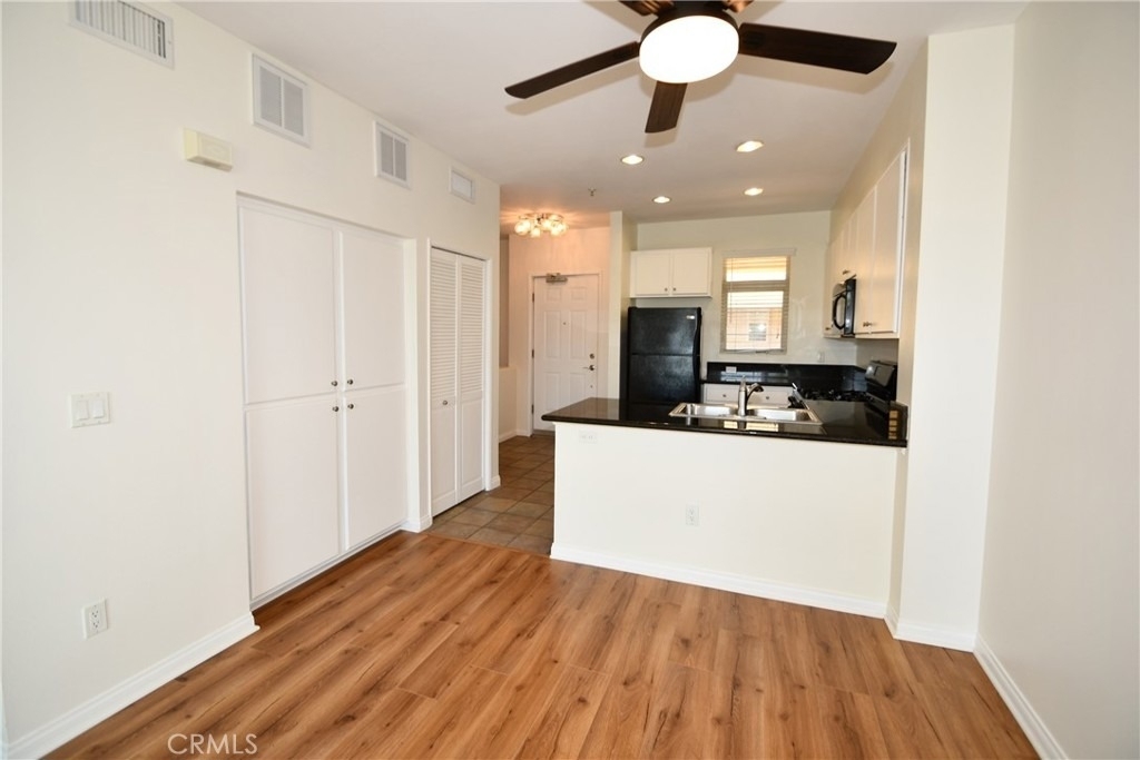 2742 Cabrillo Avenue - Photo 11