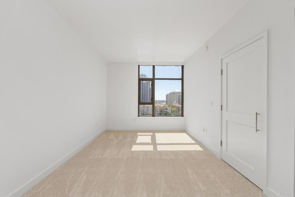 700 W E Street - Photo 18