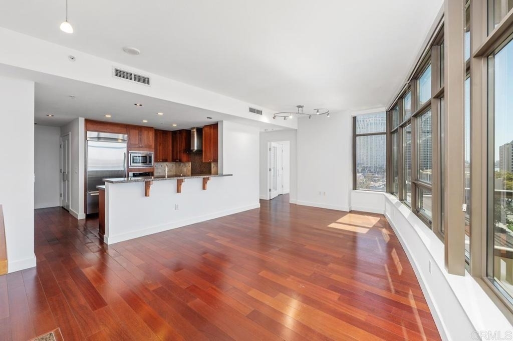 700 W E Street - Photo 6