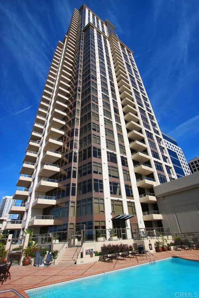 700 W E Street - Photo 27