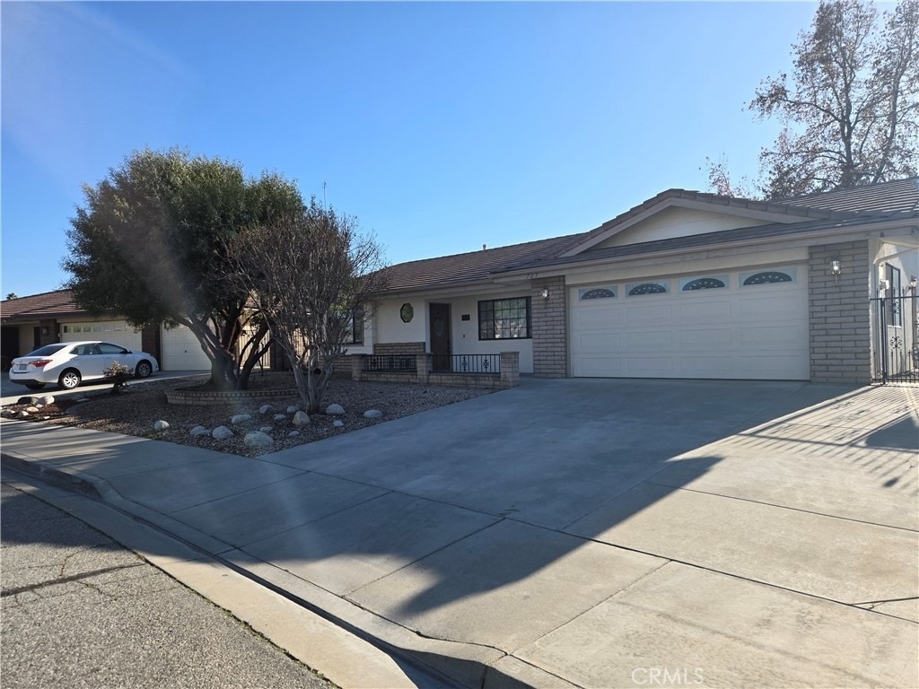 727 Chardonnay Place - Photo 1
