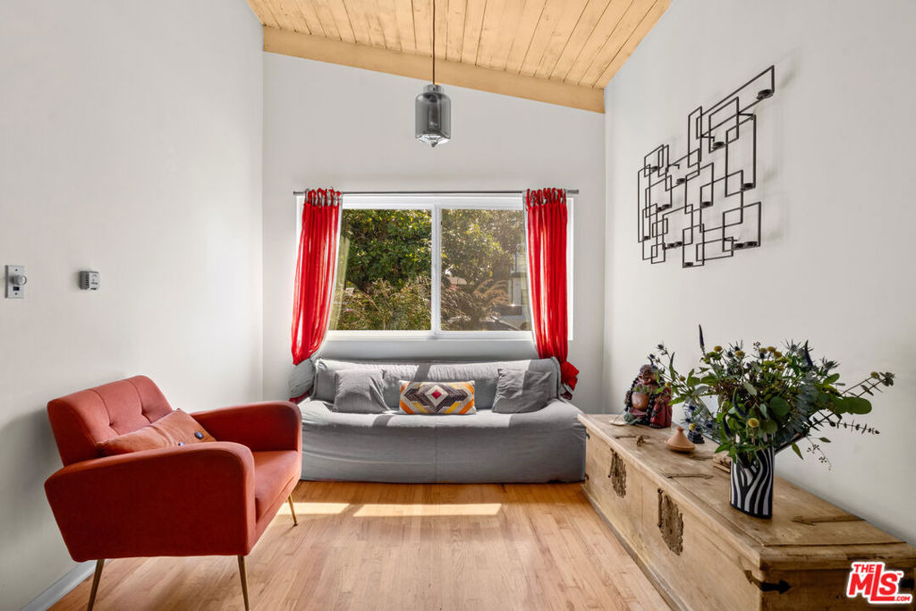 3612 Greenwood Avenue - Photo 3