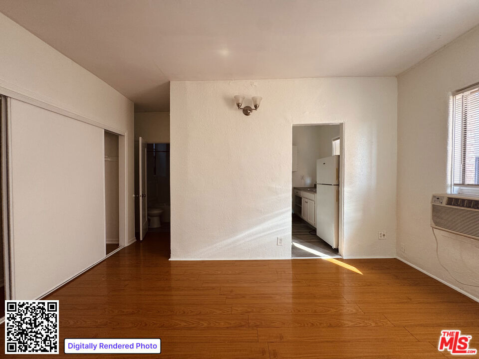 920 S S Hobart Blvd - Photo 1