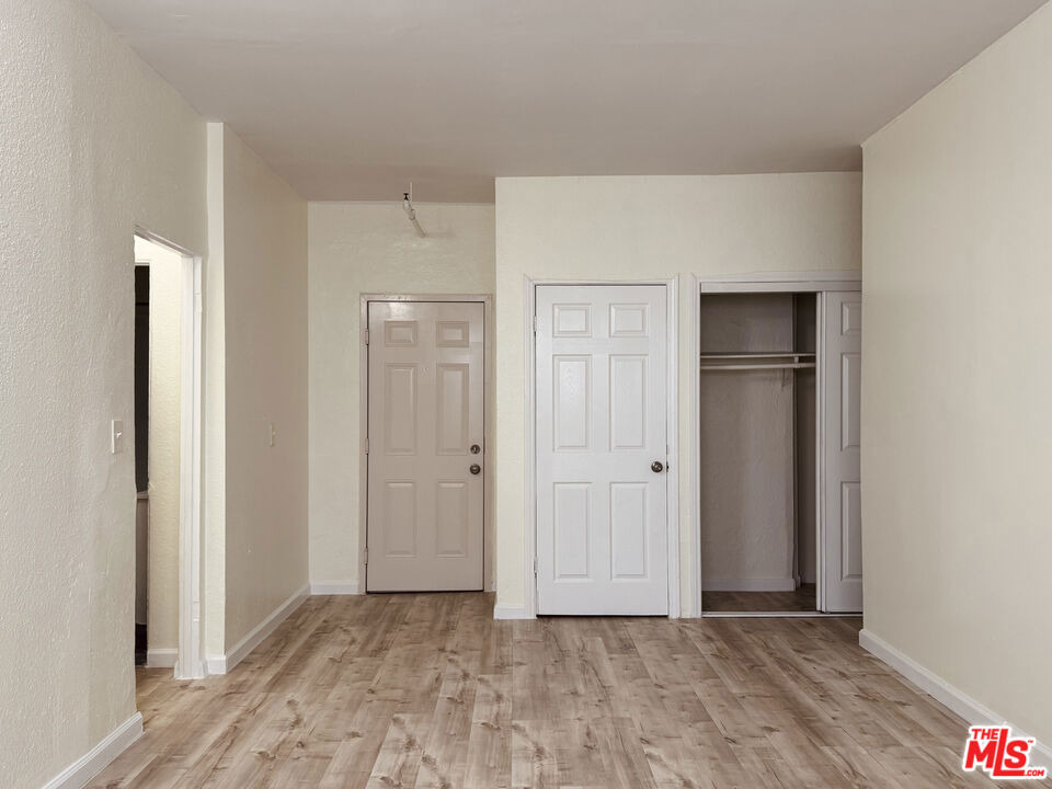 920 S S Hobart Blvd - Photo 6