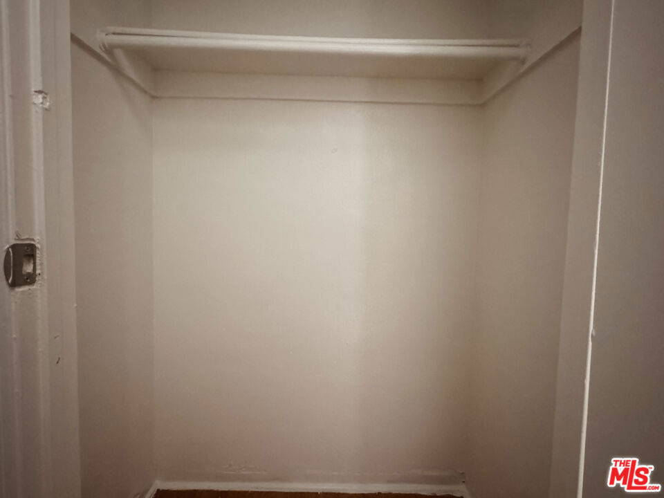 920 S S Hobart Blvd - Photo 4