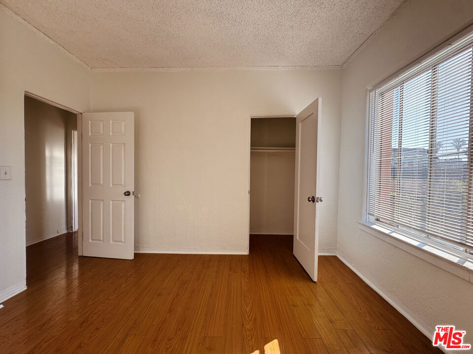 920 S S Hobart Blvd - Photo 6