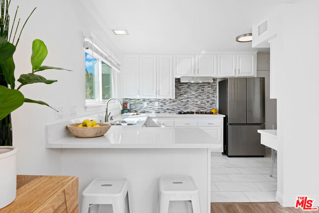 3636 Oceanhill Way - Photo 11