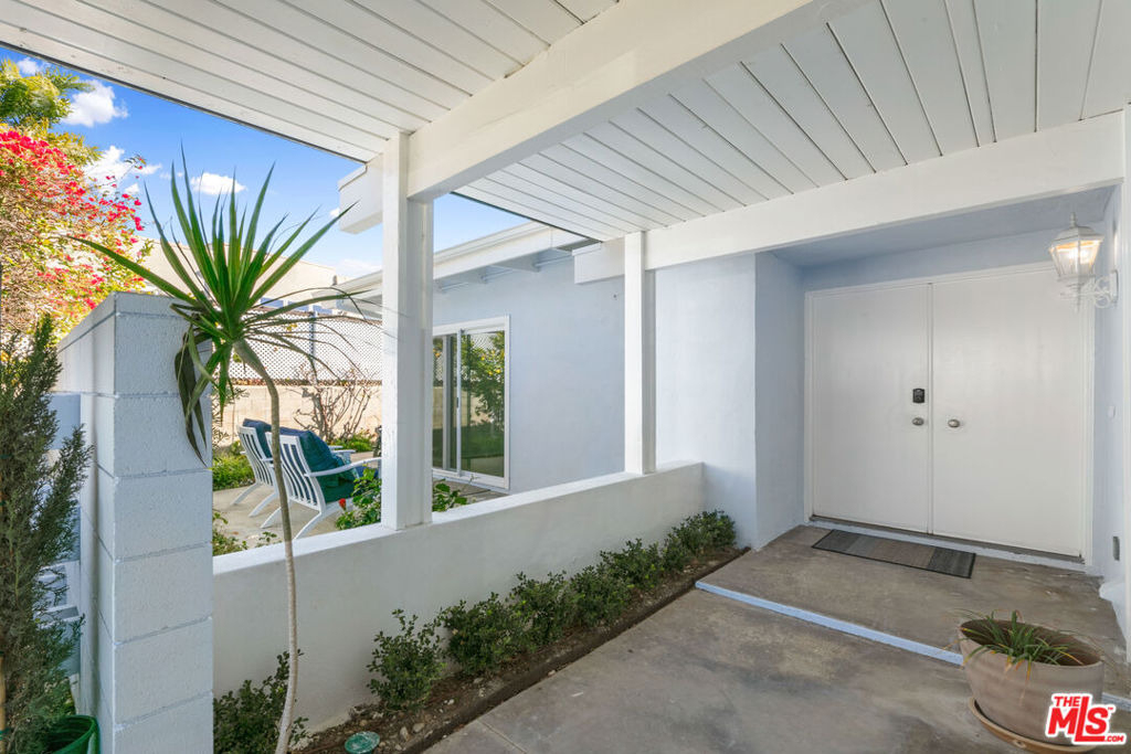 3636 Oceanhill Way - Photo 23