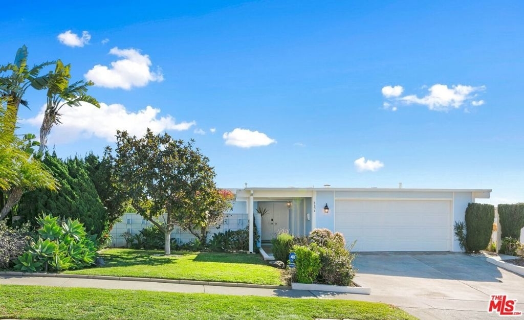 3636 Oceanhill Way - Photo 21