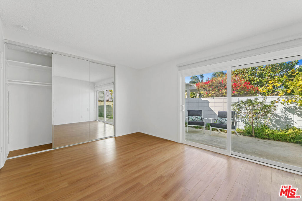 3636 Oceanhill Way - Photo 20