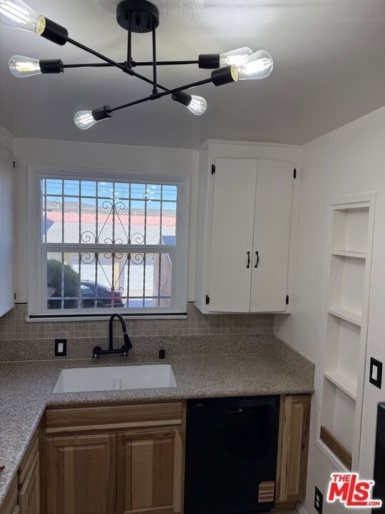 3311 1/2 W 78th Street - Photo 2