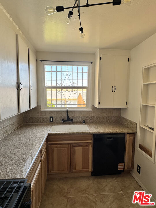 3311 1/2 W 78th Street - Photo 1