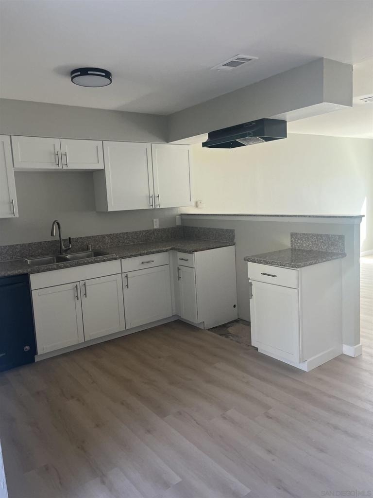 135 Cook St - Photo 8
