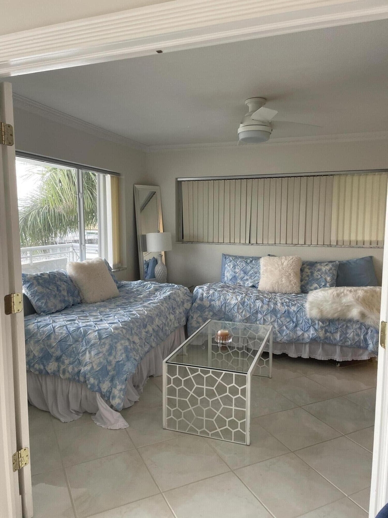 1198 Hillsboro Mile - Photo 7