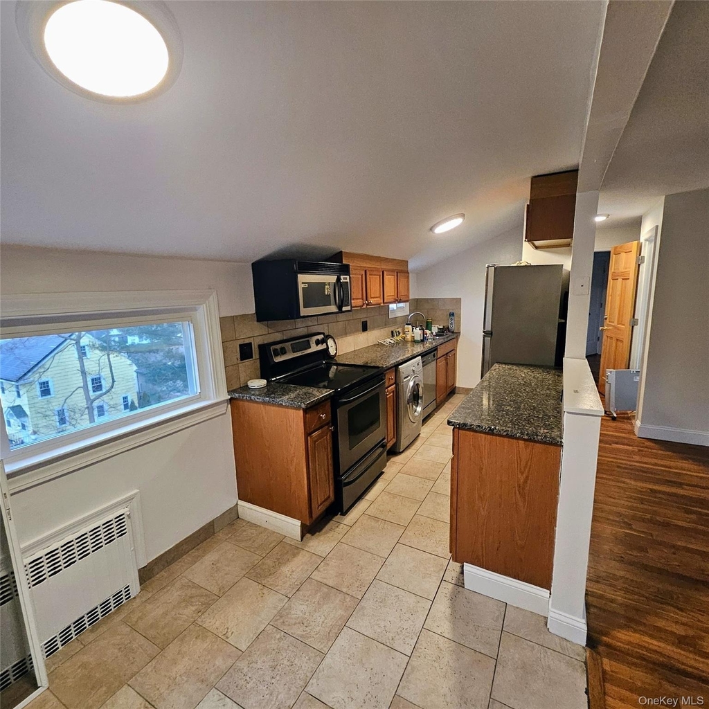 218 Warren Avenue - Photo 3