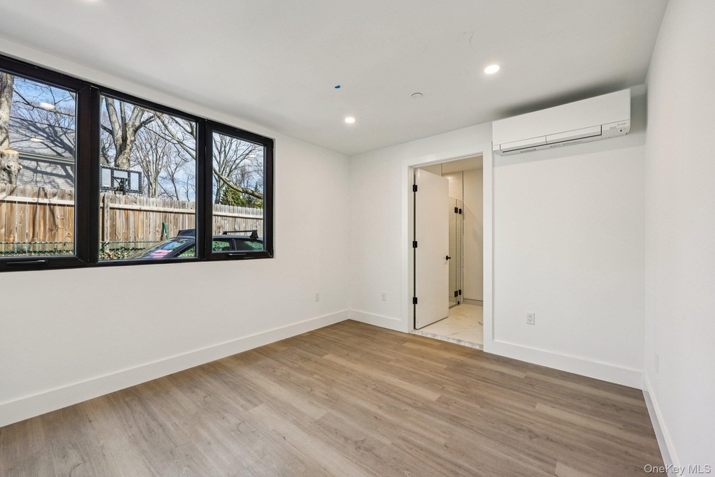 325 Manville - Photo 12
