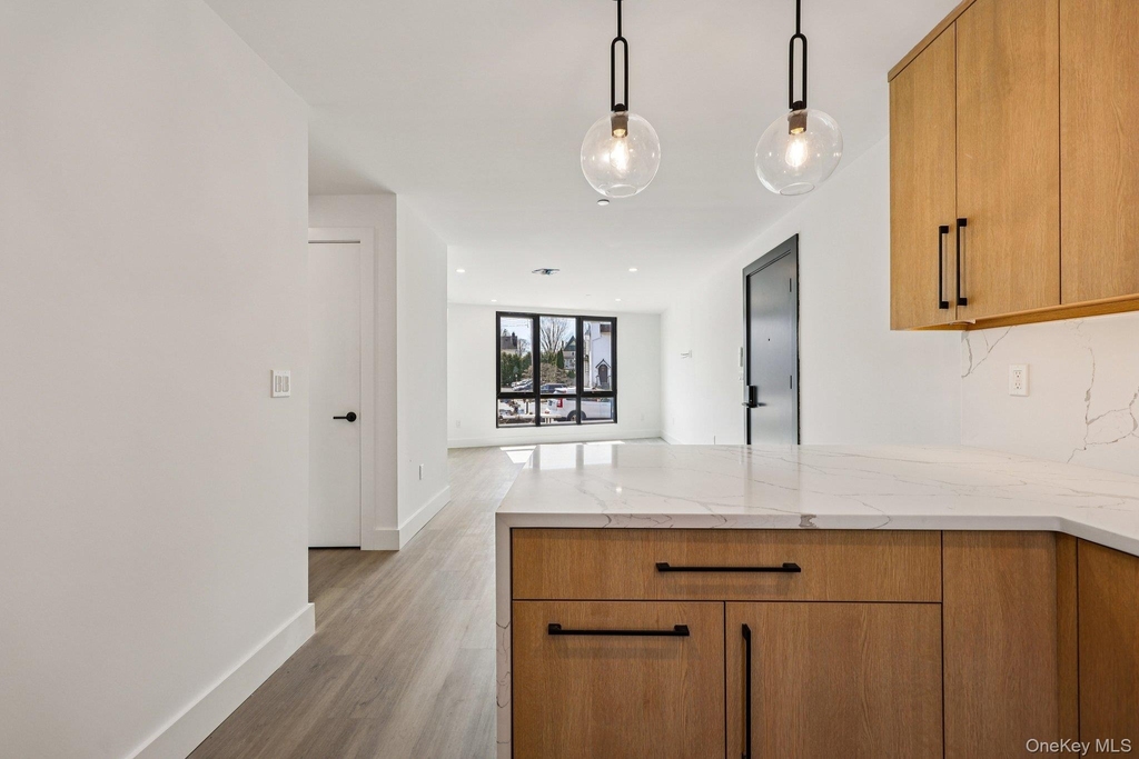 325 Manville - Photo 8