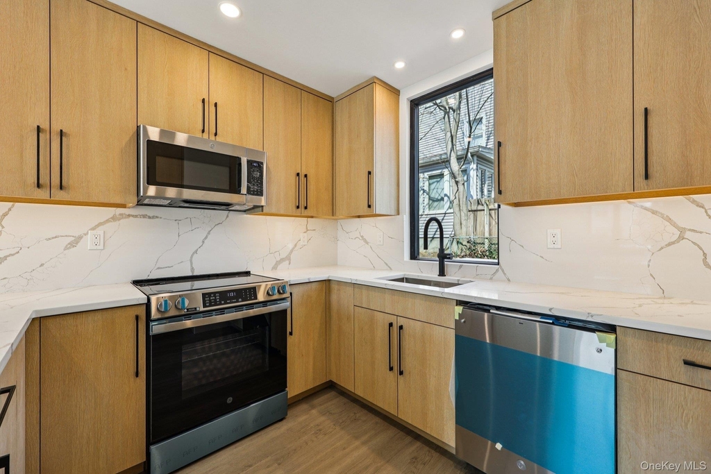 325 Manville - Photo 5