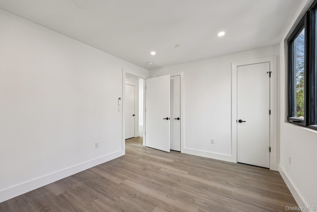 325 Manville - Photo 18