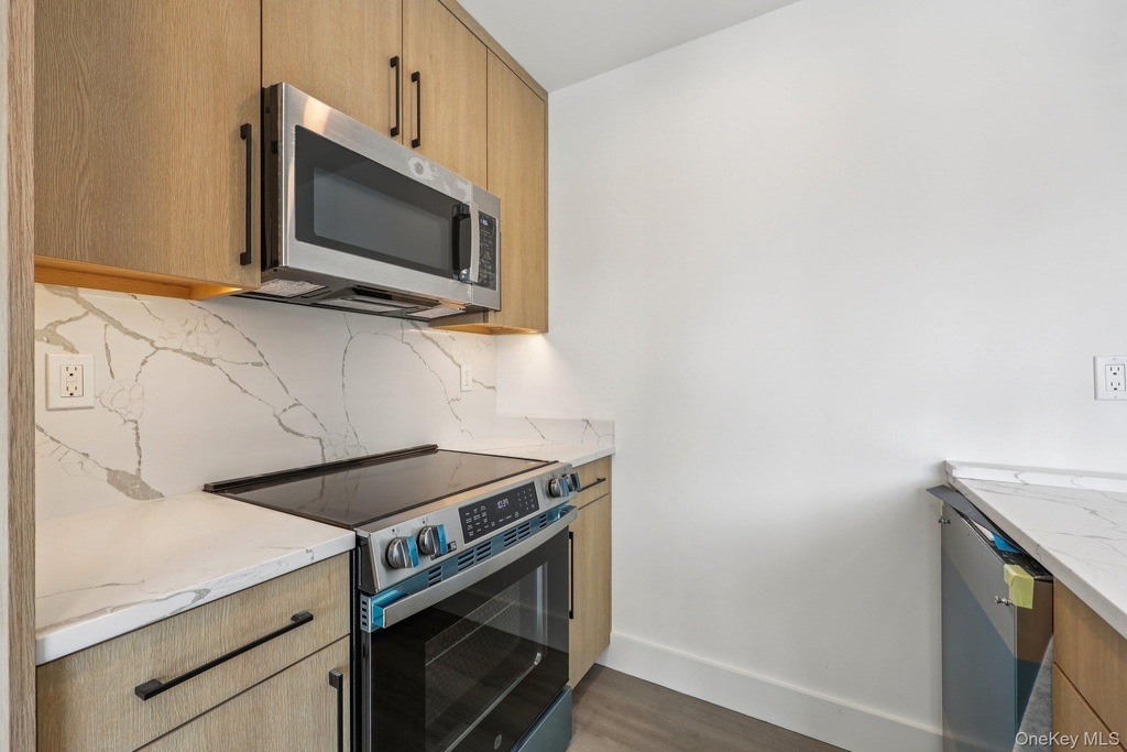 325 Manville - Photo 7