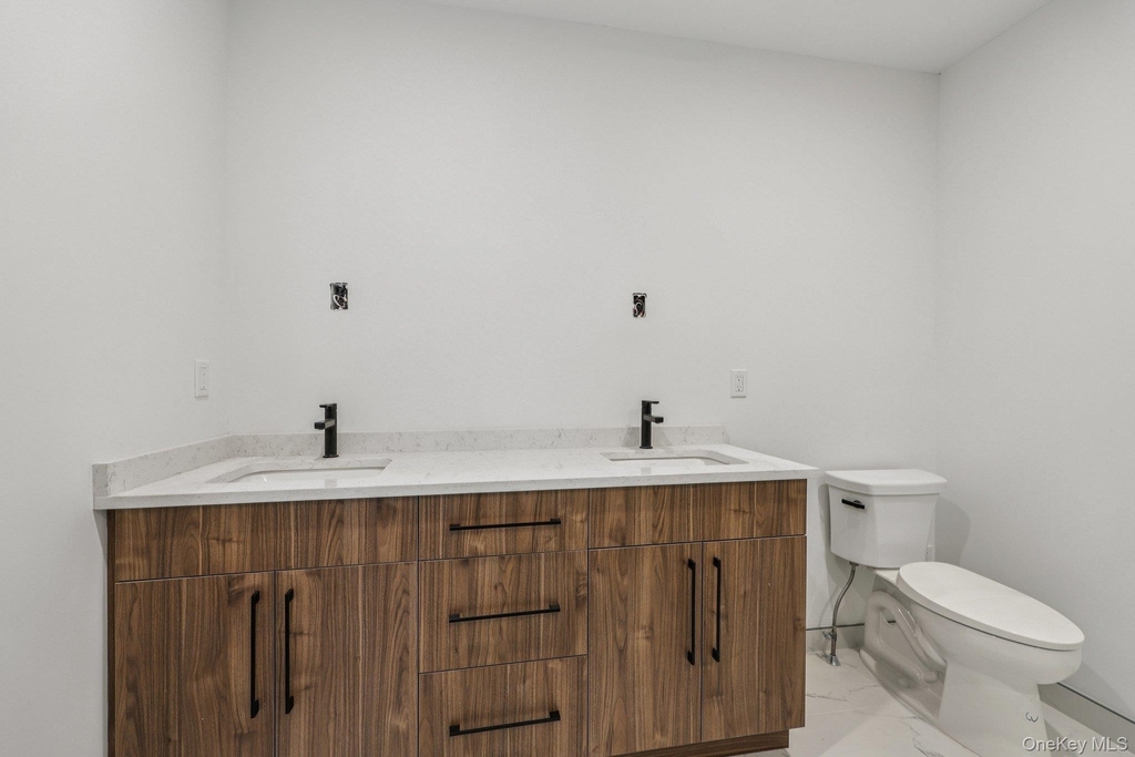 325 Manville - Photo 18