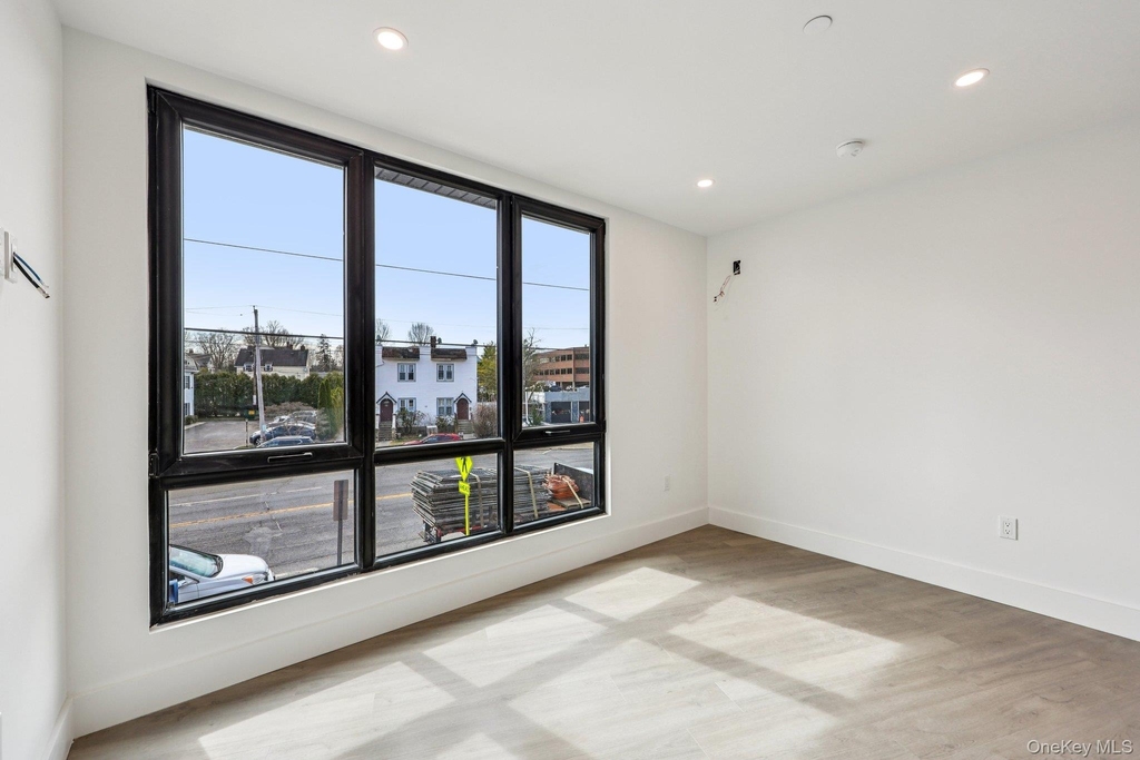 325 Manville - Photo 11