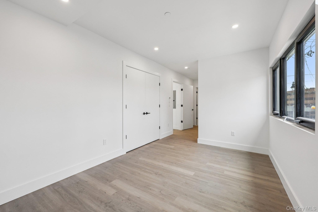325 Manville - Photo 13