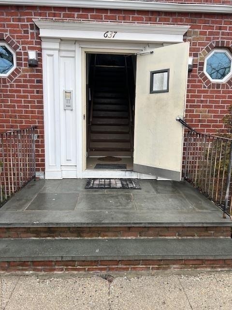 639 Wellwood Avenue - Photo 4