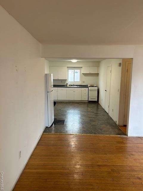639 Wellwood Avenue - Photo 3