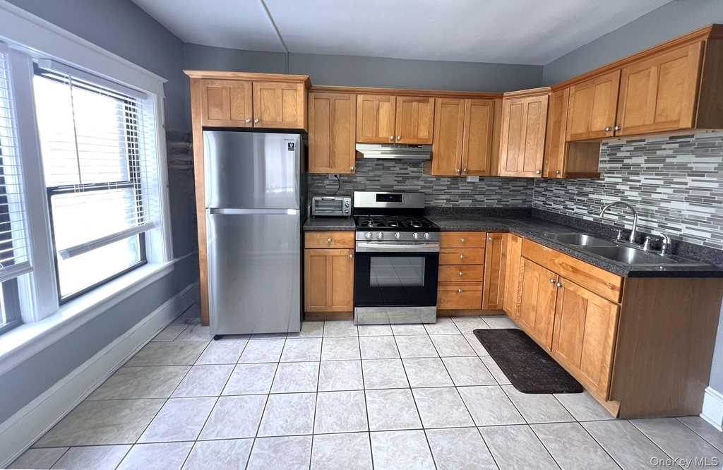 2 Raymond Avenue - Photo 10
