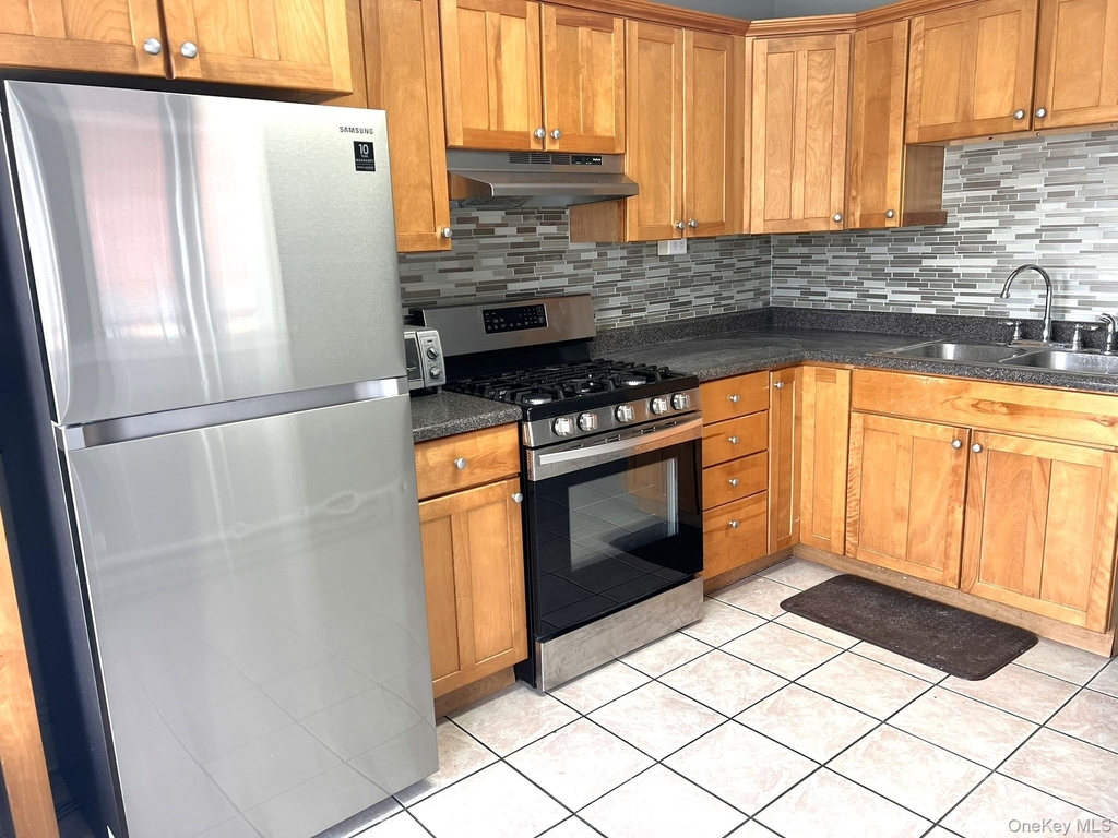 2 Raymond Avenue - Photo 12