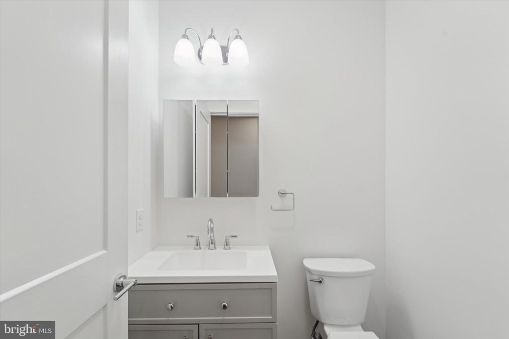 1049 W Lancaster Avenue - Photo 9