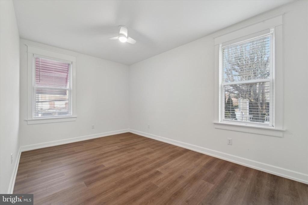 1049 W Lancaster Avenue - Photo 10