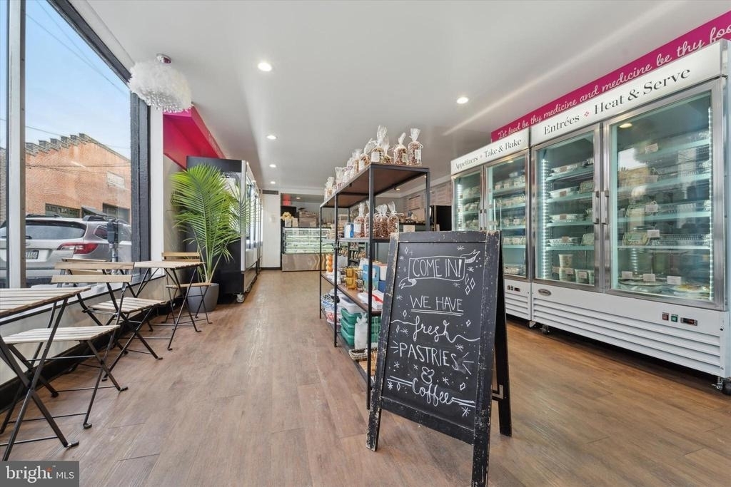 1049 W Lancaster Avenue - Photo 13